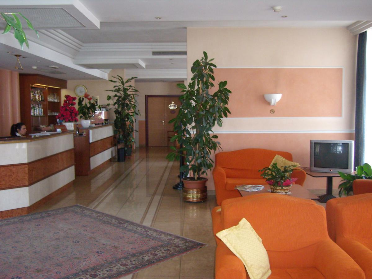 Hotel Le Sorgenti Bolzano Vicentino Esterno foto