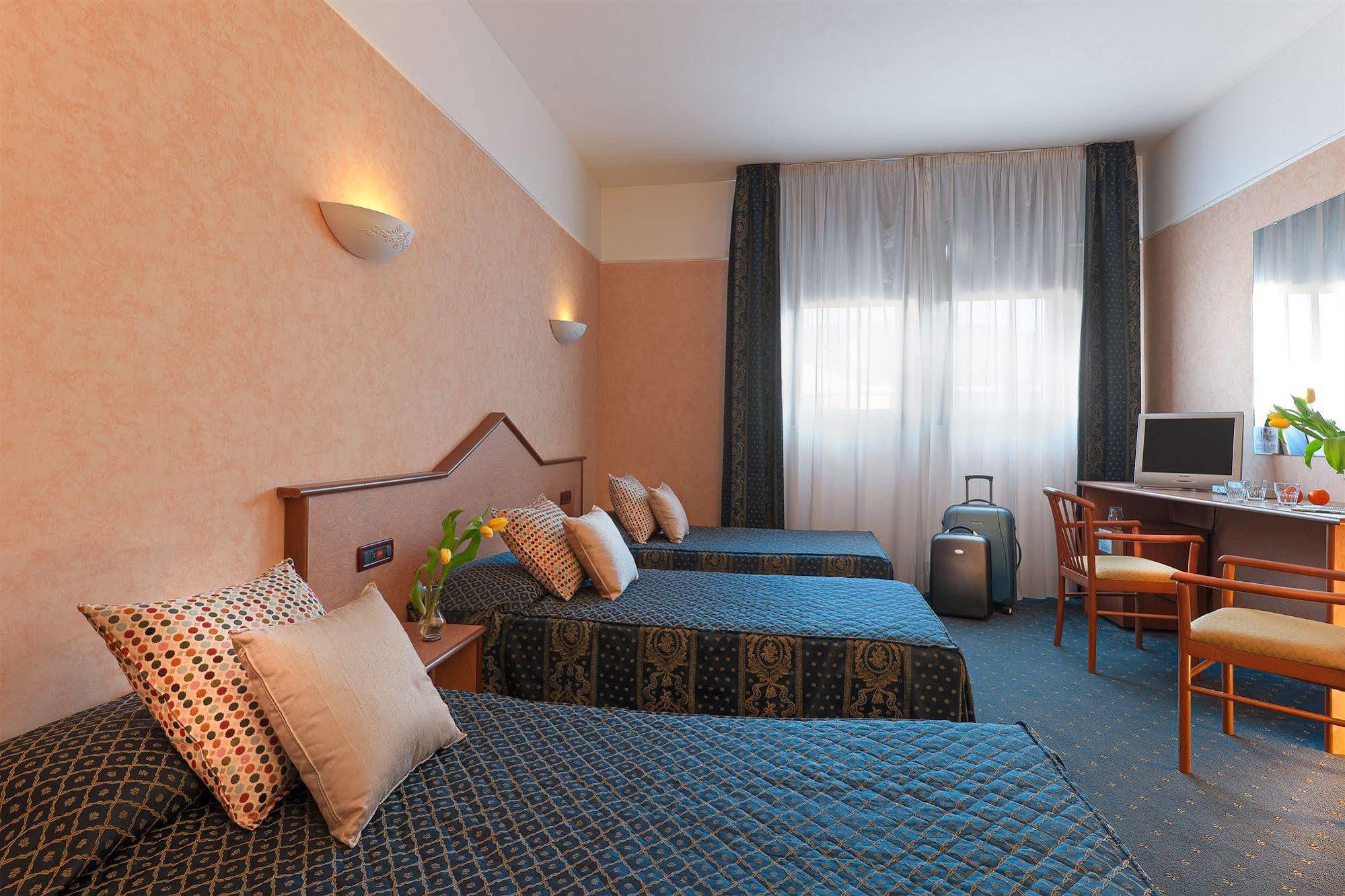 Hotel Le Sorgenti Bolzano Vicentino Esterno foto